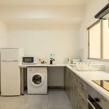 Savvas Centre Flat Apartment Larnaka