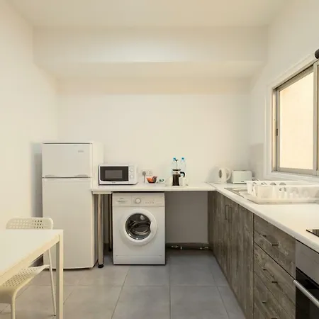 Savvas Centre Flat Apartment Larnaka