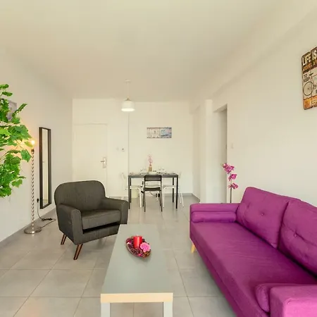 Savvas Centre Flat *