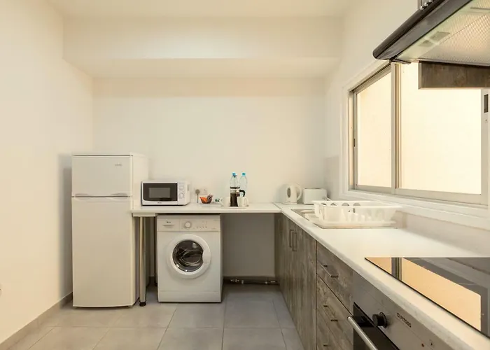 Savvas Centre Flat Lägenhet Larnaca