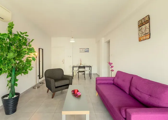 Savvas Centre Flat *