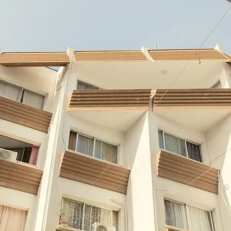Savvas Centre Flat דירה *